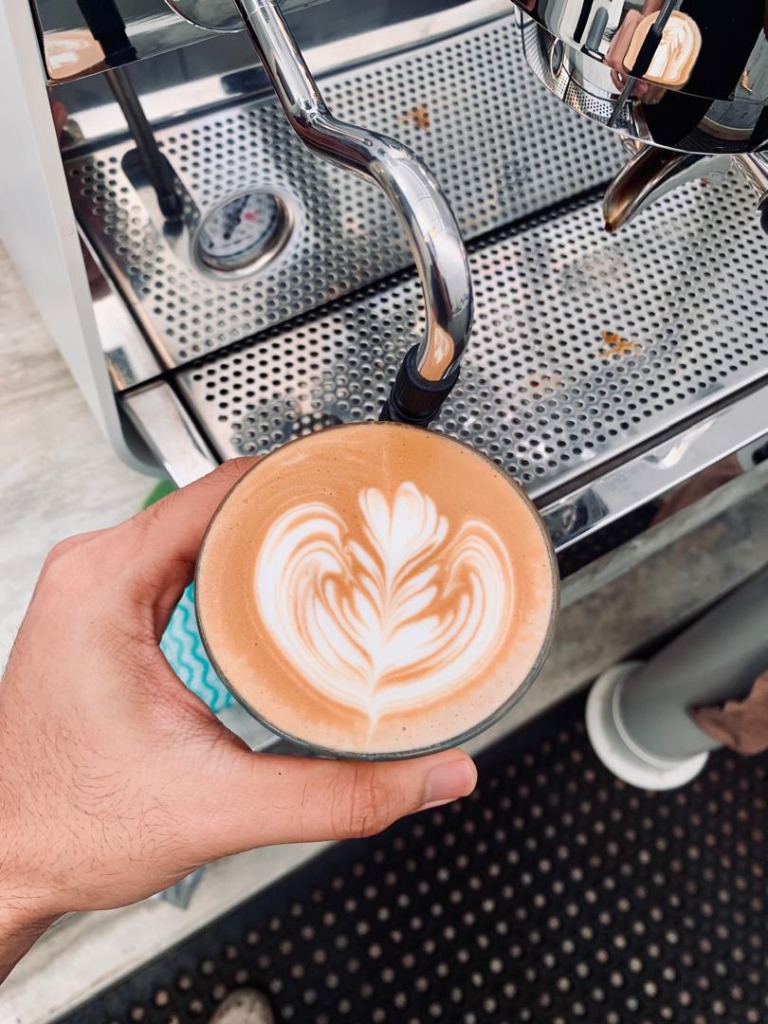 Latte Art Tulip